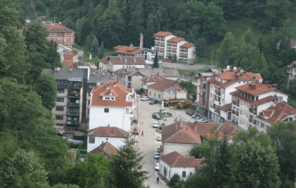 ODBORNIK U CRNOJ TRAVI STUPIO U ŠTRAJK GLAĐU: Nezadovoljan radom <span style='color:red;'><b>lokalne samouprave</b></span> i predsednika opštine! 
